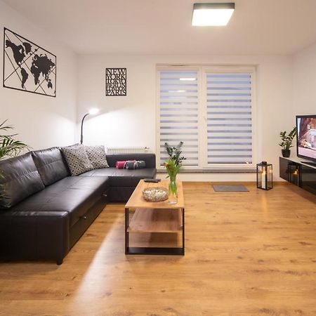 Maya'S Flats & Resorts 49 - Spacious 3 Rooms Apartment In Szafarnia Γκντανσκ Εξωτερικό φωτογραφία