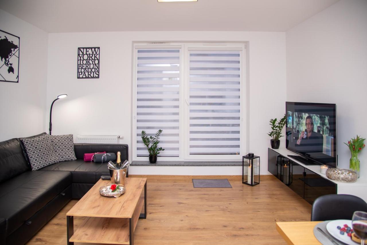 Maya'S Flats & Resorts 49 - Spacious 3 Rooms Apartment In Szafarnia Γκντανσκ Εξωτερικό φωτογραφία