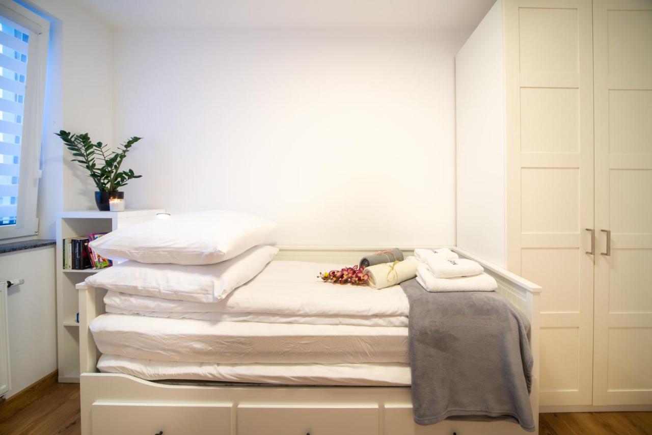 Maya'S Flats & Resorts 49 - Spacious 3 Rooms Apartment In Szafarnia Γκντανσκ Εξωτερικό φωτογραφία