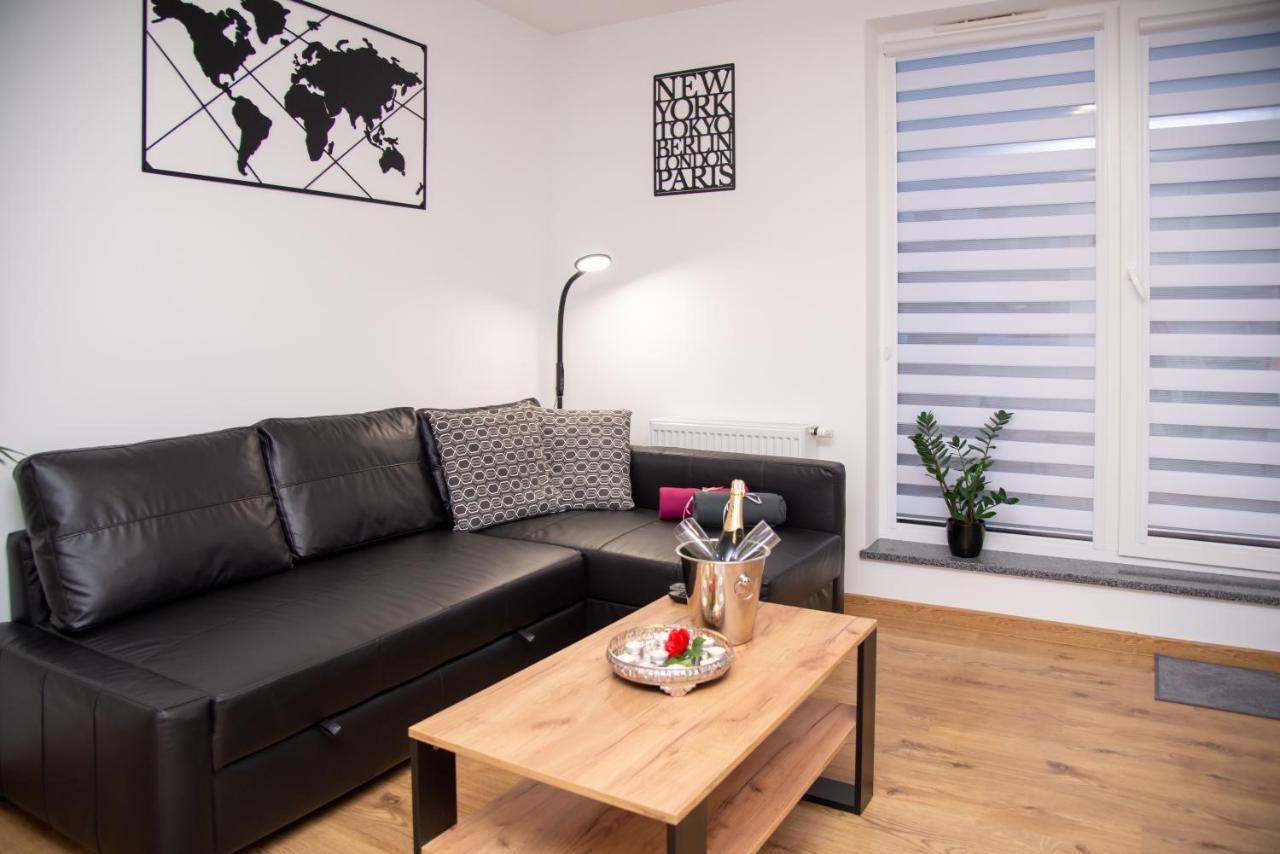 Maya'S Flats & Resorts 49 - Spacious 3 Rooms Apartment In Szafarnia Γκντανσκ Εξωτερικό φωτογραφία
