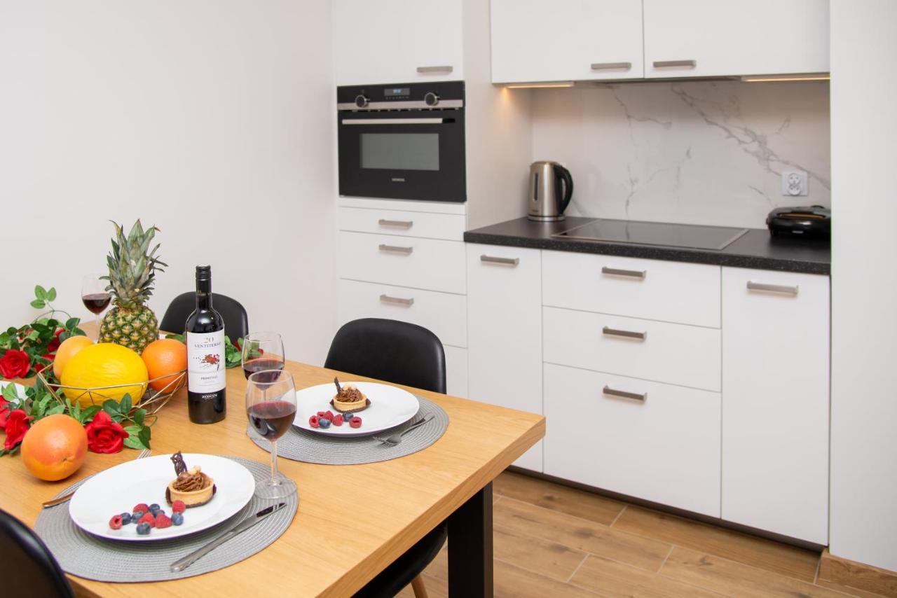 Maya'S Flats & Resorts 49 - Spacious 3 Rooms Apartment In Szafarnia Γκντανσκ Εξωτερικό φωτογραφία