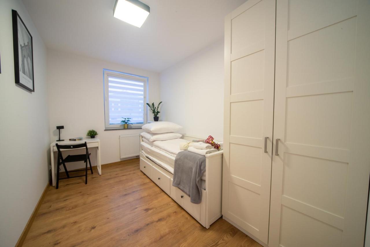 Maya'S Flats & Resorts 49 - Spacious 3 Rooms Apartment In Szafarnia Γκντανσκ Εξωτερικό φωτογραφία